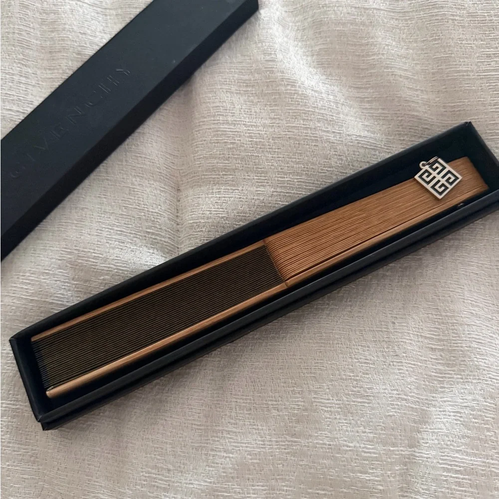 NEW Givenchy Logo Patterned Fan - Picture 2 of 3
